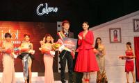 nguoi-mau-ngoc-oanh-dang-quan-f-idol-2013-07.JPG